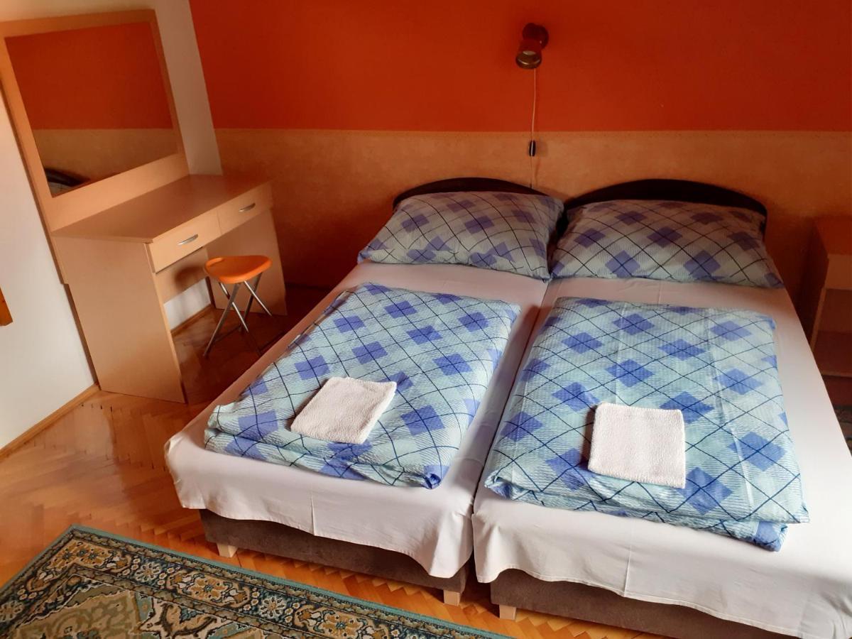 Petra Vendeghaz Apartment Bük Екстериор снимка