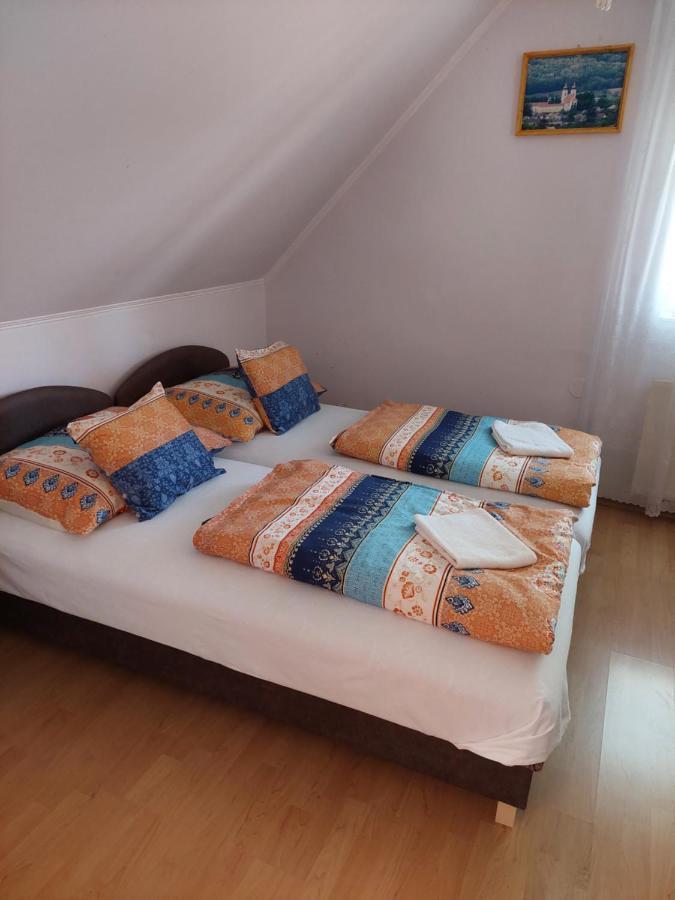 Petra Vendeghaz Apartment Bük Екстериор снимка
