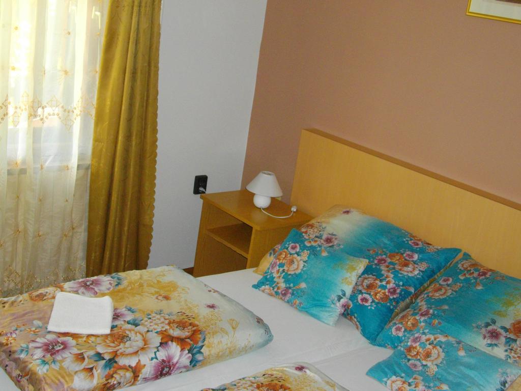 Petra Vendeghaz Apartment Bük Екстериор снимка